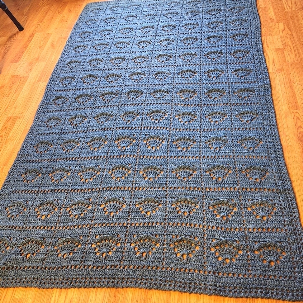 Handmade Gray Lacy Shell Pattern Throw  72"x 47"